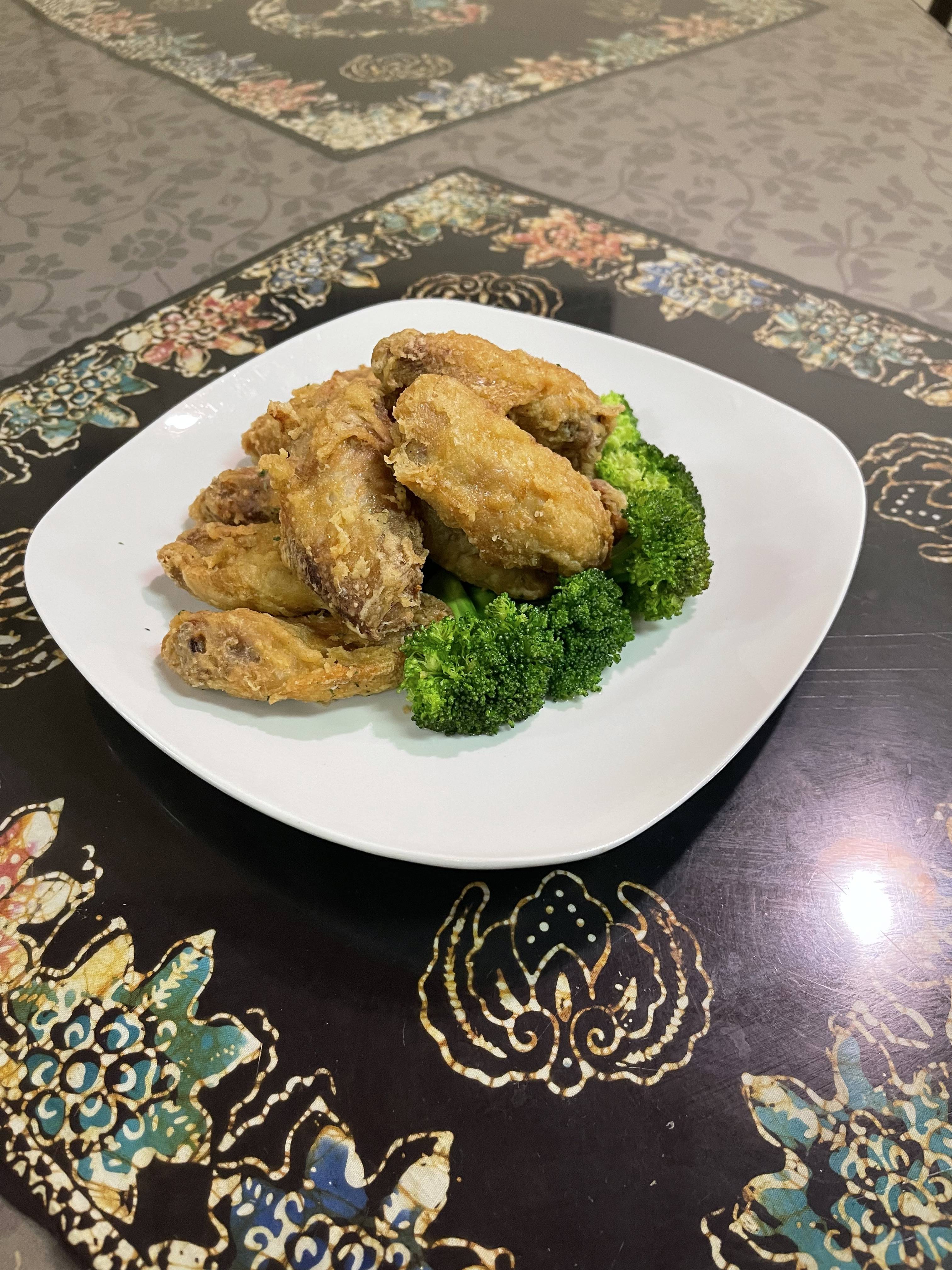 Honey Garlic Chicken Wings/ 蜜汁鸡翅